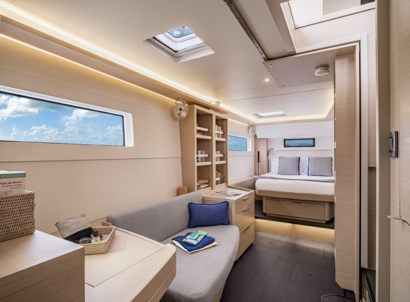 Lagoon Catemaran, Bora Fans