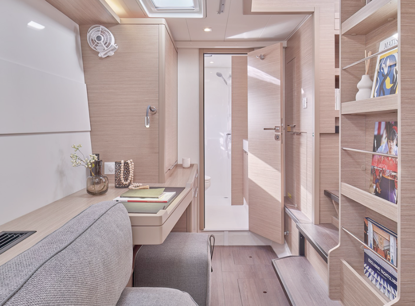 Lagoon Catamaran, Bora Fan